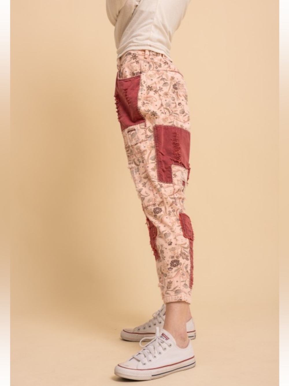 080. Floral print patchwork slouchy straight denim in pink red - Picture 4 of 4